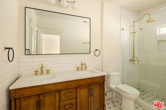 2332 W 31st Street, Los Angeles, CA 90018