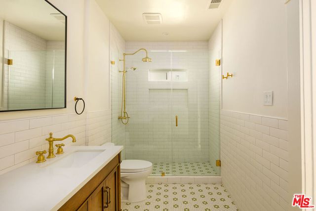 2332 W 31st Street, Los Angeles, CA 90018