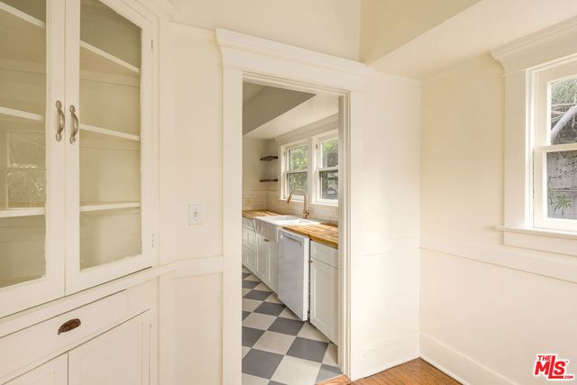 2332 W 31st Street, Los Angeles, CA 90018