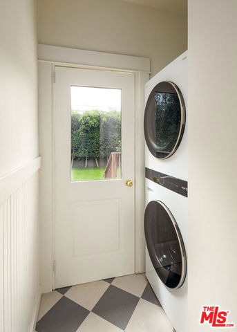 2332 W 31st Street, Los Angeles, CA 90018