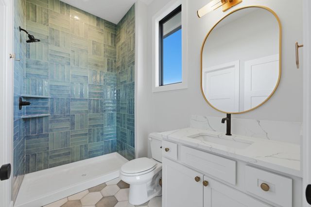 11270 E Quail Creek Rd, Derby, KS 67037