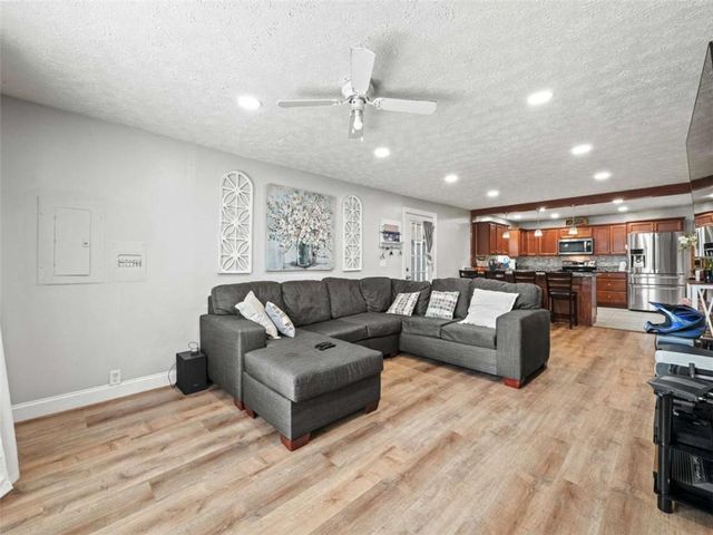 1183 E Ridge E Road, Gainesville, GA 30501