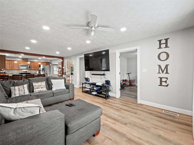 1183 E Ridge E Road, Gainesville, GA 30501