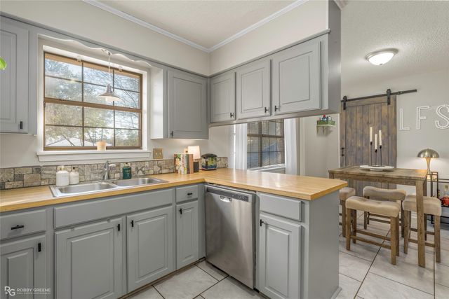 427 Cherry Oak Lane, Haughton, LA 71037