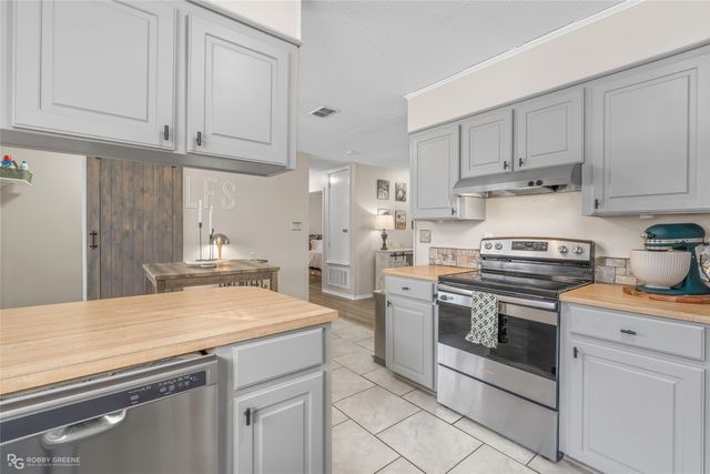 427 Cherry Oak Lane, Haughton, LA 71037