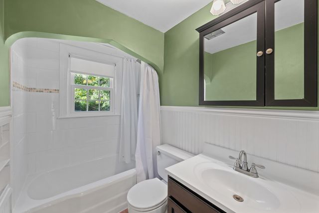 5 Winston Rd, Worcester, MA 01606