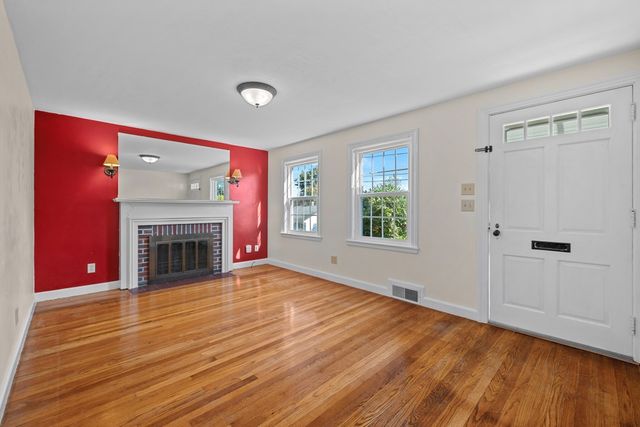 5 Winston Rd, Worcester, MA 01606