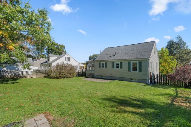 5 Winston Rd, Worcester, MA 01606