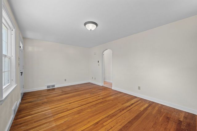 5 Winston Rd, Worcester, MA 01606
