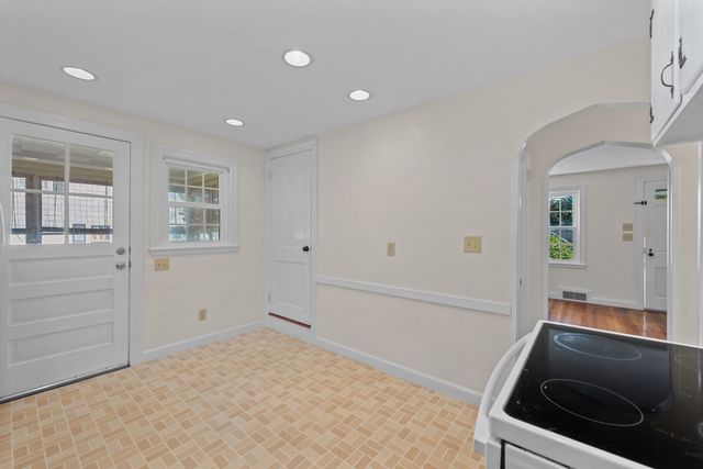 5 Winston Rd, Worcester, MA 01606