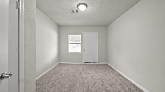 6809 W Bayou Drive W, Hitchcock, TX 77563