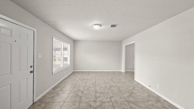 6809 W Bayou Drive W, Hitchcock, TX 77563