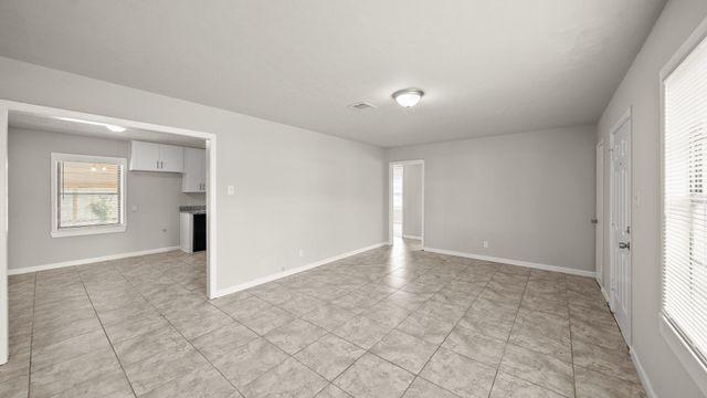 6809 W Bayou Drive W, Hitchcock, TX 77563