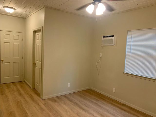 1604 Water ST, Bastrop, TX 78602