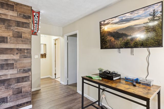 2777 Mountain View Circle, Sevierville, TN 37862