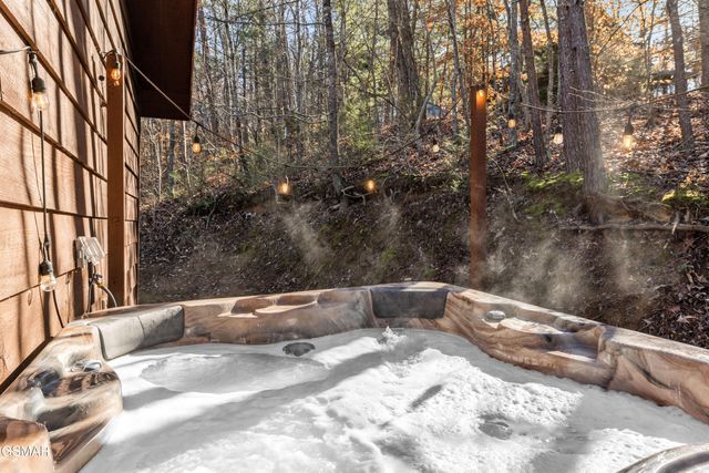 2777 Mountain View Circle, Sevierville, TN 37862