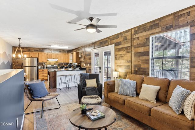 2777 Mountain View Circle, Sevierville, TN 37862