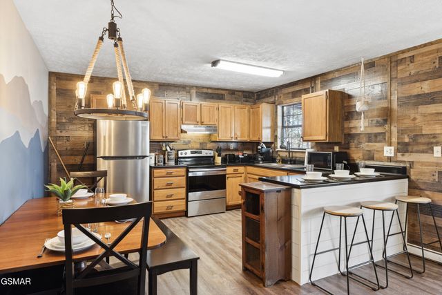 2777 Mountain View Circle, Sevierville, TN 37862