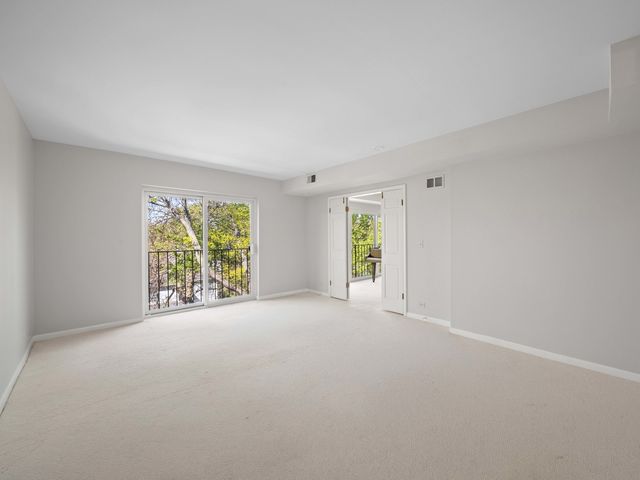 680 Green Bay Road 306, Winnetka, IL 60093