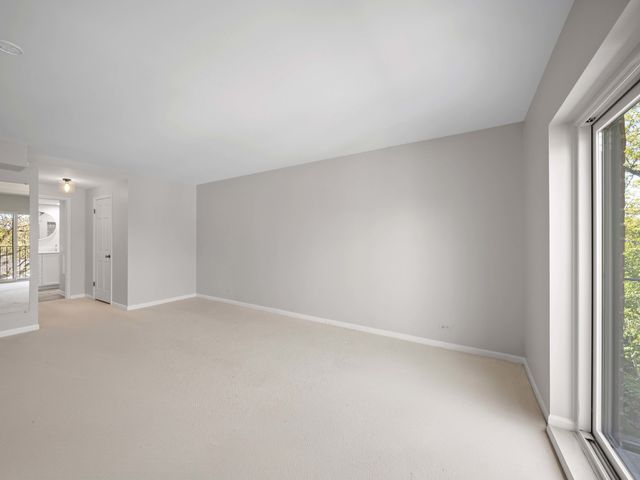 680 Green Bay Road 306, Winnetka, IL 60093