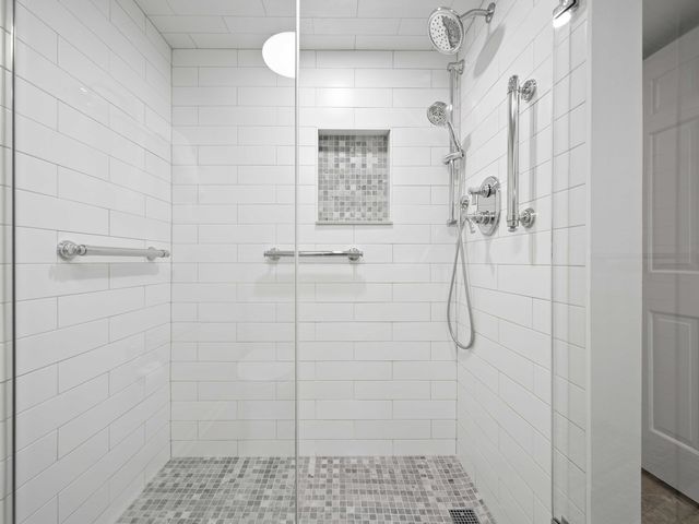 680 Green Bay Road 306, Winnetka, IL 60093