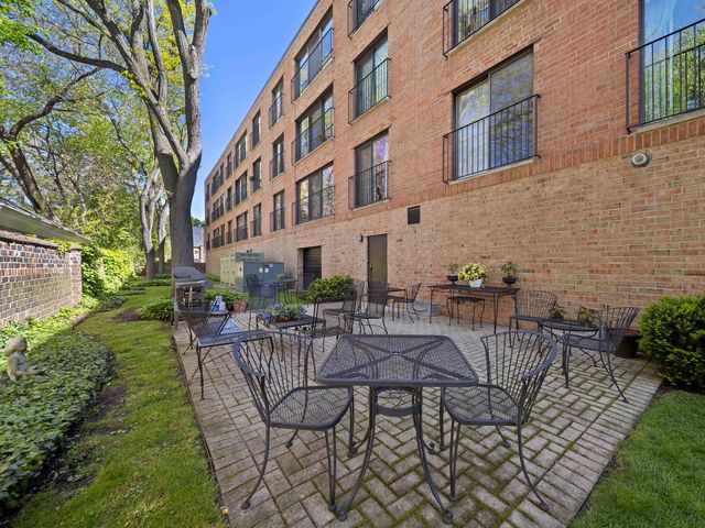 680 Green Bay Road 306, Winnetka, IL 60093