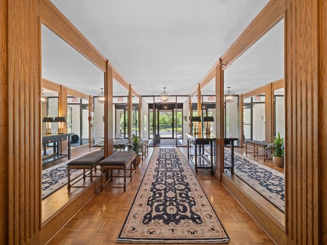 680 Green Bay Road 306, Winnetka, IL 60093
