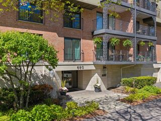 680 Green Bay Road 306, Winnetka, IL 60093