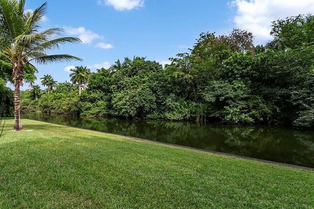 103 Royal Park Drive 1E, Oakland Park, FL 33309