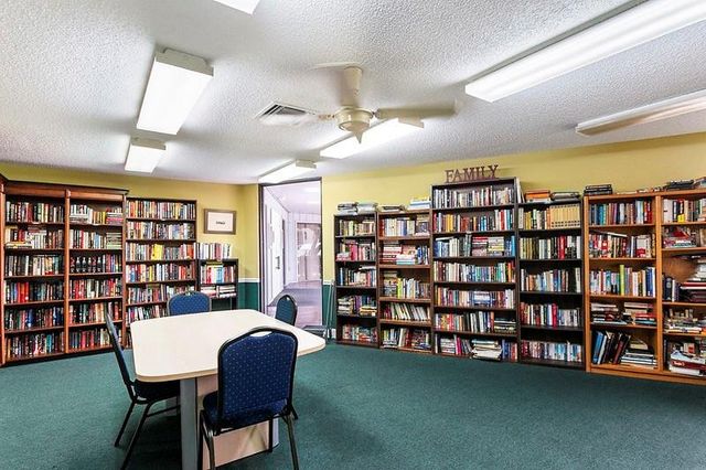 103 Royal Park Drive 1E, Oakland Park, FL 33309