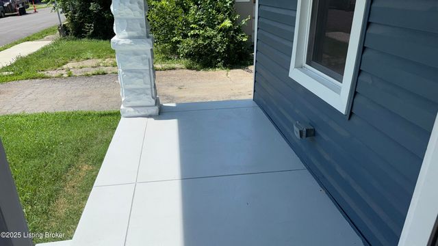 870 S 25th St, Louisville, KY 40211