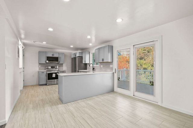 5 Trenton St, Yarmouth, MA 02673