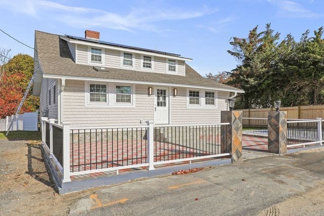 5 Trenton St, Yarmouth, MA 02673