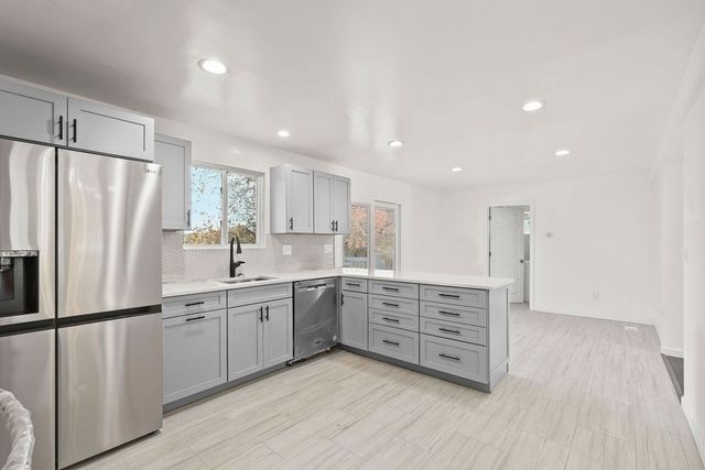 5 Trenton St, Yarmouth, MA 02673