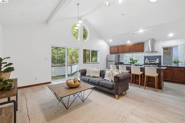 359 Redwood Rd, Felton, CA 95018