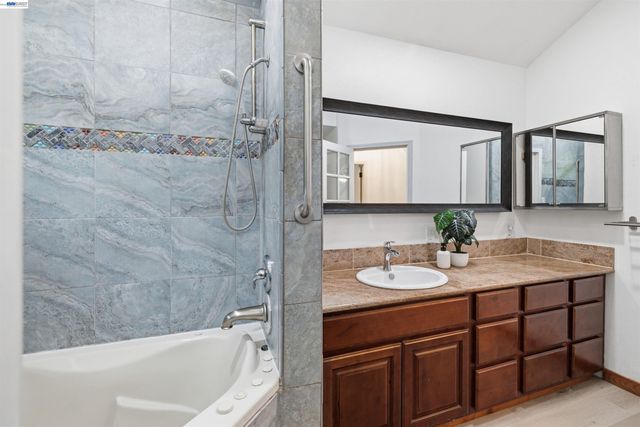 359 Redwood Rd, Felton, CA 95018