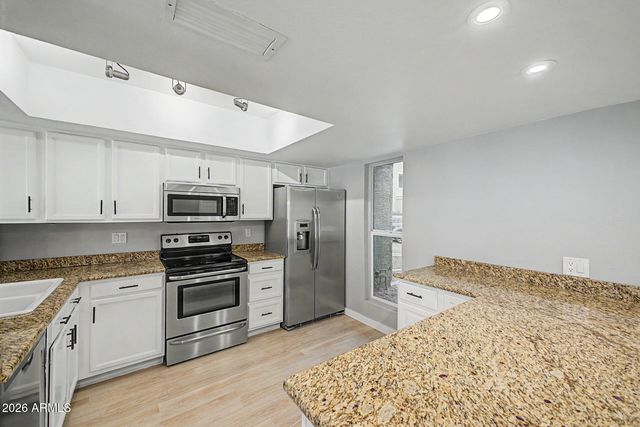815 E GROVERS Avenue 28, Phoenix, AZ 85022