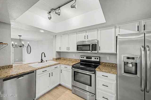 815 E GROVERS Avenue 28, Phoenix, AZ 85022