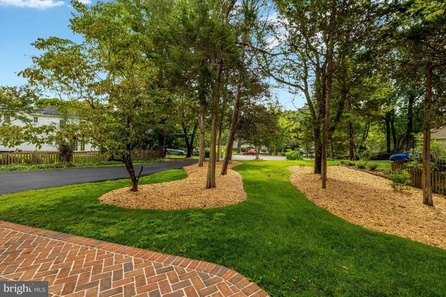 920 HOLLY RUN CT, Great Falls, VA 22066