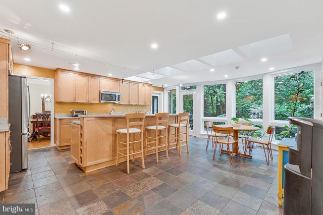 920 HOLLY RUN CT, Great Falls, VA 22066