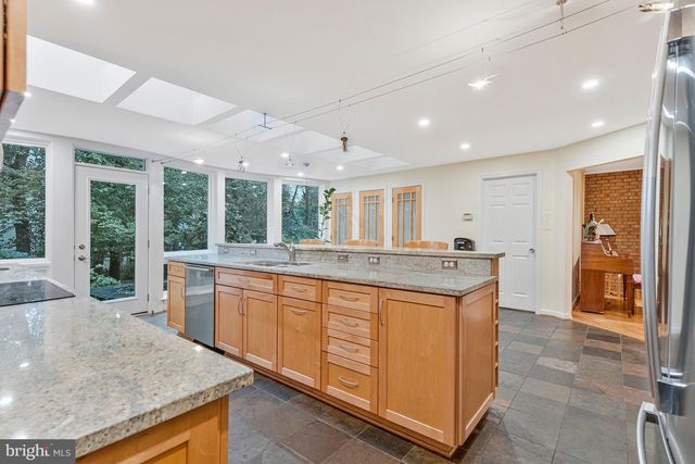 920 HOLLY RUN CT, Great Falls, VA 22066