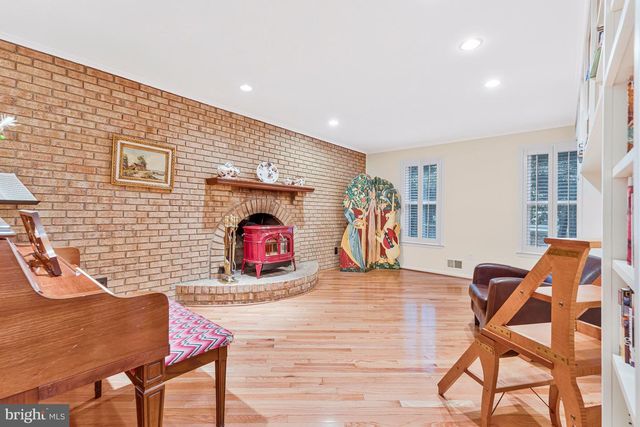920 HOLLY RUN CT, Great Falls, VA 22066