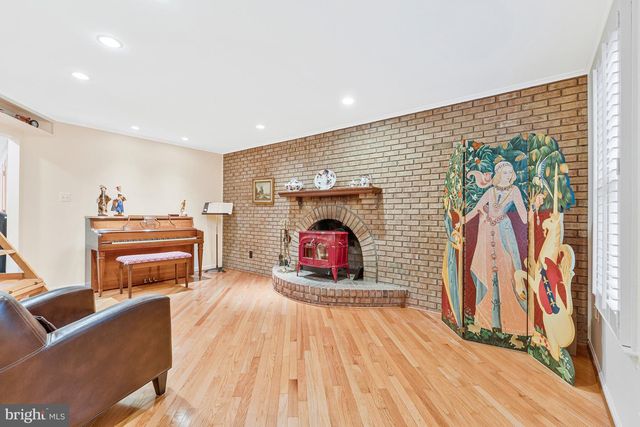 920 HOLLY RUN CT, Great Falls, VA 22066