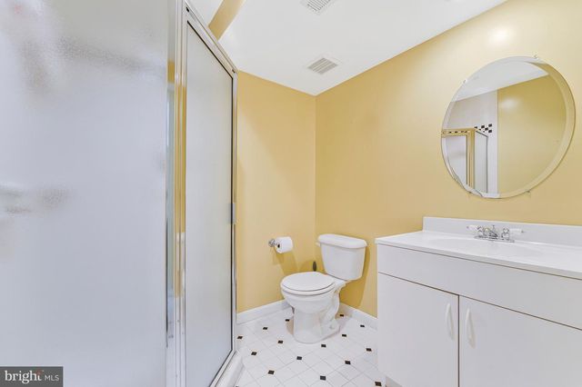 920 HOLLY RUN CT, Great Falls, VA 22066