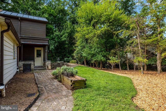 920 HOLLY RUN CT, Great Falls, VA 22066