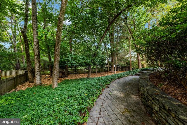 920 HOLLY RUN CT, Great Falls, VA 22066