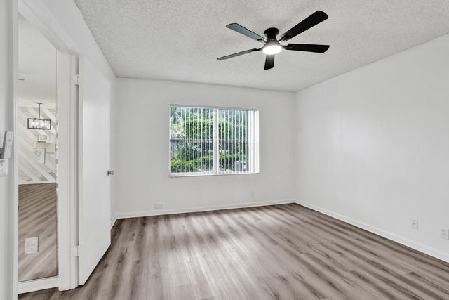 3081 HOLIDAY SPRINGS Boulevard 102-6, Margate, FL 33063