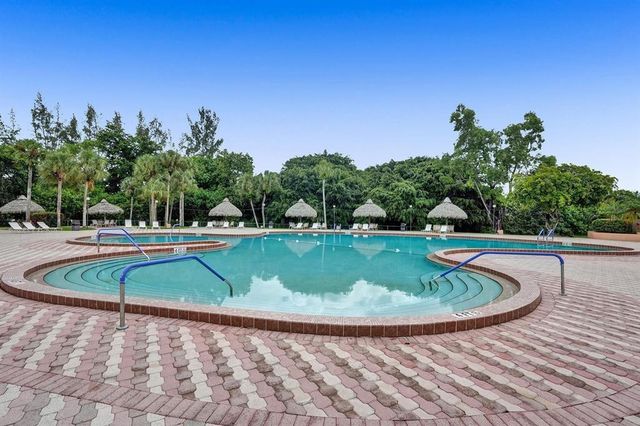 3081 HOLIDAY SPRINGS Boulevard 102-6, Margate, FL 33063
