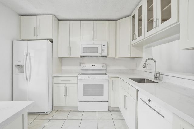 3081 HOLIDAY SPRINGS Boulevard 102-6, Margate, FL 33063