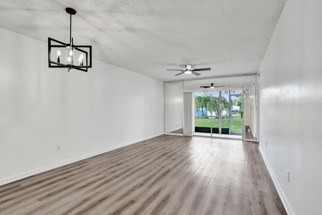 3081 HOLIDAY SPRINGS Boulevard 102-6, Margate, FL 33063